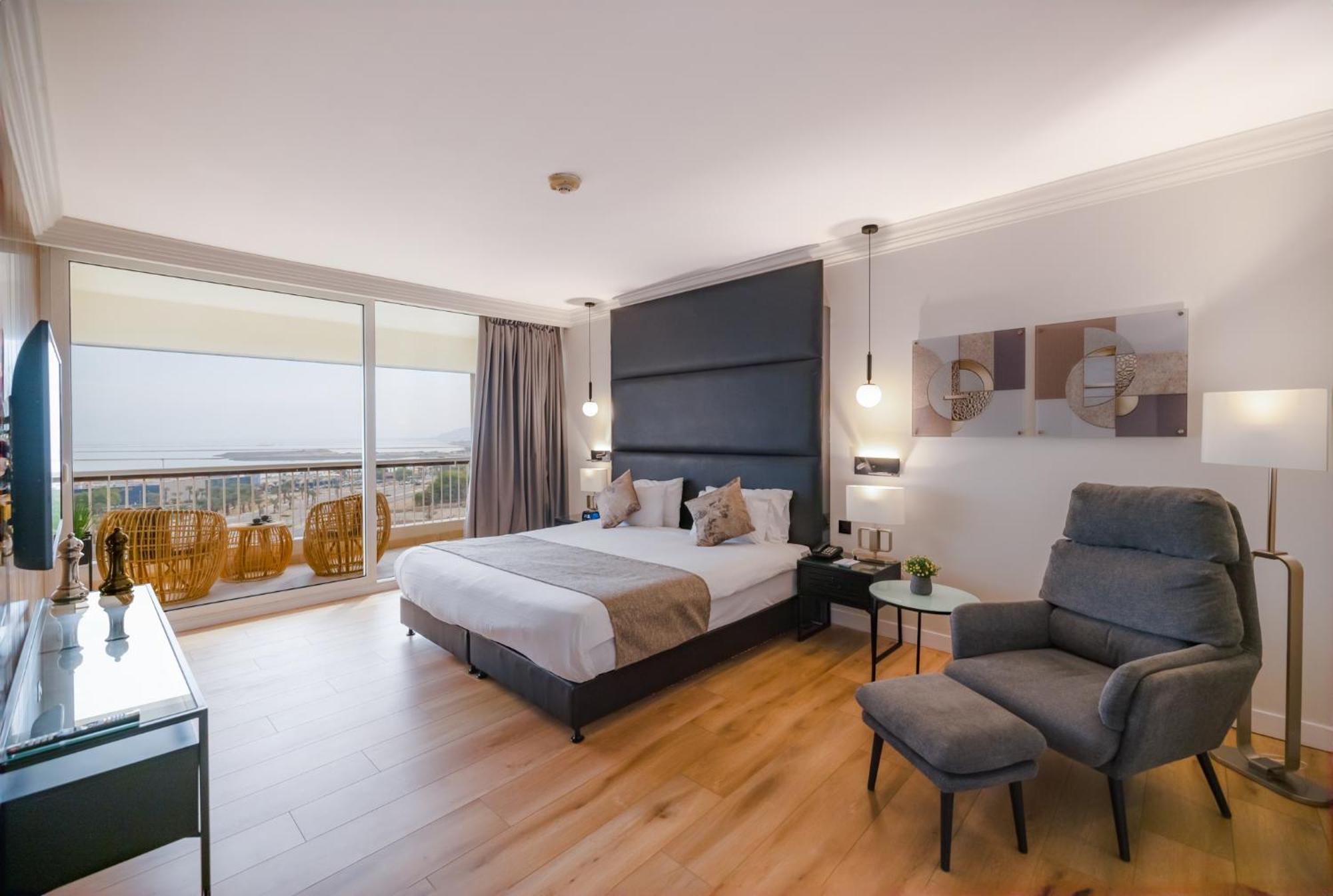 David Dead Sea Resort & Spa Ein Bokek Exterior photo Deluxe room